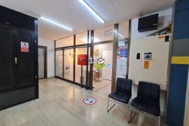 Istra, Pula, centar grada, poslovni prostor 109,34m2, IV. kat, funkcionalno, lift!! #prodaja, Pula, Poslovni prostor