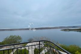 Rijetkost u ponudi apartman 66m2 prvi red do mora, Crikvenica, Daire