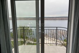 Rijetkost u ponudi apartman 66m2 prvi red do mora, Crikvenica, Appartement