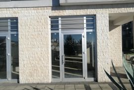 Odličan poslovni prostor u novogradnji na gradskoj liniji, Rijeka, Commercial property