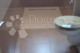 PREKRASAN APARTMAN BLIZU MORA, ROVANJSKA, Jasenice, Flat