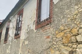 Ladanjska kuća u Glavnici pokraj Sesveta, Sesvete, Casa