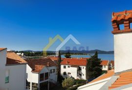 Apartmanska kuća u Zadru uz more- 6 stambenih jedinica, Zadar, House