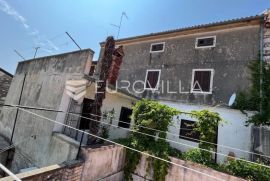 Istra, Vrsar, kamena kuća za renovaciju, Vrsar, Casa