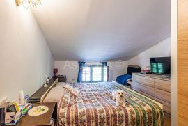 Stan s četiri spavaće sobe, 300 m od plaže, Medulin, Banjole, Medulin, Kвартира