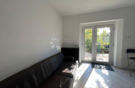 ETAŽA KUĆE SA GARAŽOM - 80.61m2 - 2s+db, Rijeka, Flat