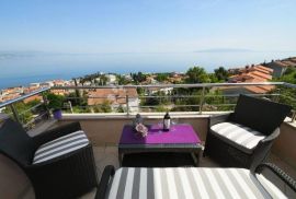 KVARNERSKI PENTHOUSE SA GARAŽOM ZA 2 AUTA I PARKING MJESTOM, Opatija, Kвартира