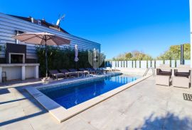 Poreč, okolica, prekrasna moderna kuća sa bazenom!, Poreč, Famiglia