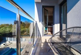 Poreč, okolica, prekrasna moderna kuća sa bazenom!, Poreč, Haus
