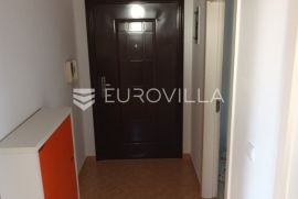 Istra, Vodnjan - prekrasni trosobni stan s pogledom na more i Brijune, NKP 50.40 m2, Vodnjan, Flat