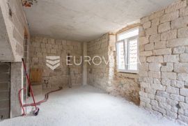 Trogir, strogi centar kamena kuća za adaptaciju, Trogir, Ev