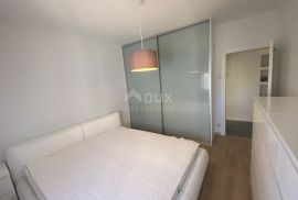 RIJEK, BULEVARD- moderno uređen stan s vlastitom garažom !, Rijeka, Appartement