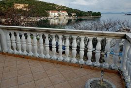 DUGI OTOK, ZAGLAV - Predivna apartmanska kuća 1. red od mora, Sali, Σπίτι