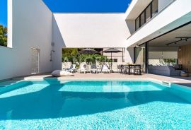 Brač - Luksuzna moderna vila s bazenom, saunom i pogledom na more, 366 m2, Supetar, Σπίτι