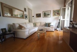 BULEVARD, stan 2S+DB u prekrasnoj vili na izuzetnoj lokaciji, Rijeka, Διαμέρισμα