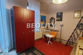 Novi Sad, Petrovaradin, Štrosmajerova, 2.0, 81m2, Novi Sad - grad, Appartement