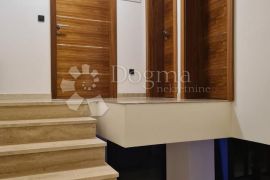 Predivna vila s bazenom, Zemunik Donji, House