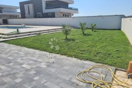 Predivna vila s bazenom, Zemunik Donji, بيت