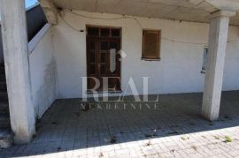 Posedarje kuća sa restoranom i tri stana 500 m2,okućnica 2500 m2, Posedarje, House