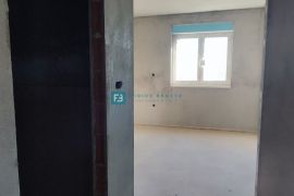 VODICE, novo, 1. kat, 3 spavaće sobe, mirna lokacija, Vodice, Apartamento