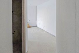 Umag, centar! Moderan stan 2. red do mora! Novogradnja!, Umag, Apartamento