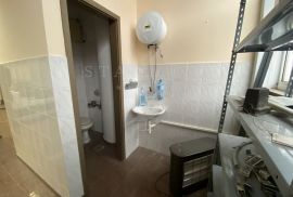 PRODAJA, POSLOVNI PROSTOR, PULA, CENTAR, 52 M2, Pula, Propriedade comercial