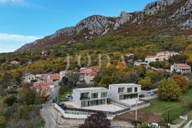 Bribir moderna villa s bazenom i pogledom na more, Vinodolska Općina, House