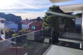 VODICE, novo, moderan stan, 300 m do mora, 2.kat, lift, garaža, Vodice, Appartement