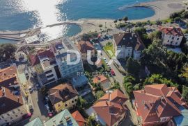 OPATIJA, CENTAR - Dvoetažni stan u povijesnoj vili samo 50 metara od mora u centru Opatije, parking, Opatija, Daire