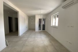 PRODAJA, STAN, MEDULIN, 68 M2, Medulin, Appartment