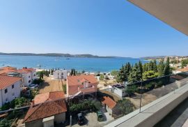 Penthouse od 150 m2 s pogledom na more i Trogir, Seget, Kвартира