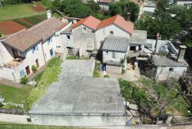 Poreč okolica, kuća za renoviranje  s građevinskom dozvolom i projektom, Poreč, Casa