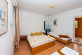 Hotel, pansion 100 metara do mora, Crikvenica, Crikvenica, العقارات التجارية