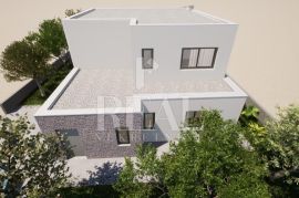 Tribunj vila s bazenom P+1 200m2, Tribunj, Σπίτι