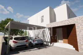 Tribunj vila s bazenom P+1 200m2, Tribunj, Σπίτι