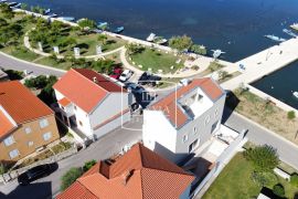 NIN - NOVO villa s bazenom prvi red do mora! Novogradnja! 1.600.000 €, Nin, Ev