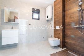 Split, Sirobuja, jednosoban stan u prizemlju s vrtom NKP 63, 56 m2, Split, شقة