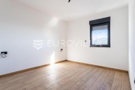 Split, Sirobuja, jednosoban stan na trećem katu NKP 47, 2 m2, Split, Stan