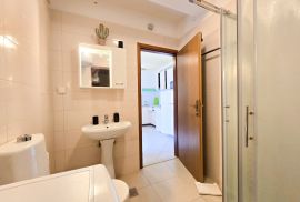 Stan + 2 Apartmana s vrtom  300m od mora, Poreč, Poreč, Wohnung