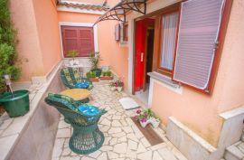 Stan + 2 Apartmana s vrtom  300m od mora, Poreč, Poreč, Wohnung