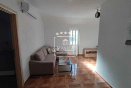 Gornji Karin - kuća 280 m2 sa garažom i bazenom! PRILIKA! 350000€, Obrovac, Maison