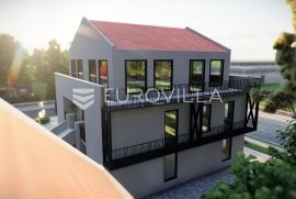 Jadranovo, centar, NKP 303m2, idealna investicija za 5 stanova !, Crikvenica, Flat