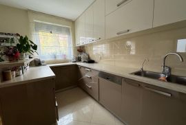 STAN, PRODAJA, ZAGREB, VRBANI, 120 m2, 5-soban, Trešnjevka - Jug, Apartamento