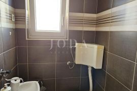 Kuća sa 3 stana 150m od mora, Crikvenica, Casa