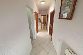 Kuća sa 3 stana 150m od mora, Crikvenica, Casa