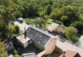 Šarmantna kuća s pogledom na more u mirnom zaleđu Crikvenice, Vinodolska Općina, Maison