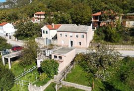 Šarmantna kuća s pogledom na more u mirnom zaleđu Crikvenice, Vinodolska Općina, Maison