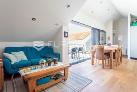 Brač, Supetar, atraktivan penthouse s lijepim pogledom, Supetar, Wohnung