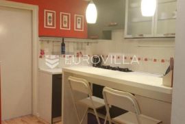 Zagreb, Palmotićeva, lijep dvosoban stan u centru grada, NKP 60 m2, Zagreb, Appartement