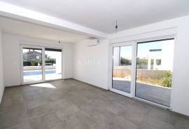 Vodnjan, Istra- moderna vila 114m2 s bazenom, Vodnjan, Дом